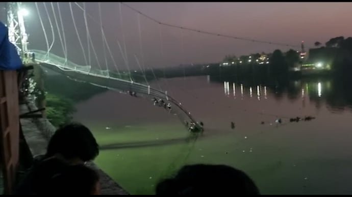Cable bridge collapsed in machchu river, Gujarat