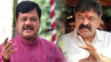 jitendra awhad vs pravin darekar
