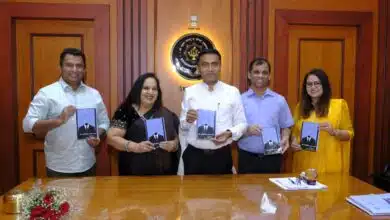 dr-pramod-sawant-relesed-mrudula-sinha-book