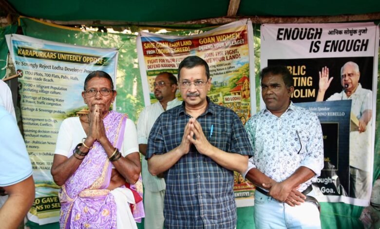 Kejriwal joins Karapur protest, vows repeal of Section 39A