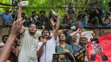 delhi-cockroach-janata-party-protest-dharmendra-pradhan-resignation-demands