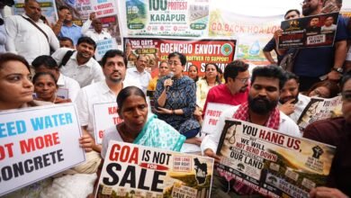 tishi, Goa President Valmiki Naik along with AAP MLAs, Councillors joins Save Karapur protesters at Jantar Mantar