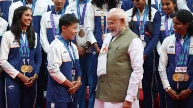pm-modi-lauds-athletes-performances-during-interaction-with-indias-asian-games-contingent/